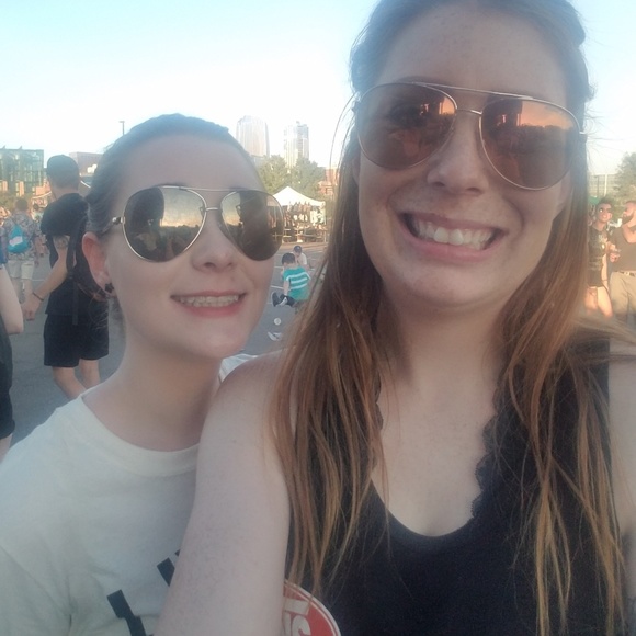 Meet your Posher, Sheila - Picture 5 of 5